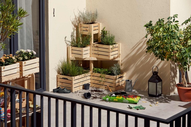 Construire une étagère à plantes avec des caisses de fruits